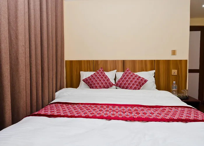Rightway & Restaurant Hotel 2*